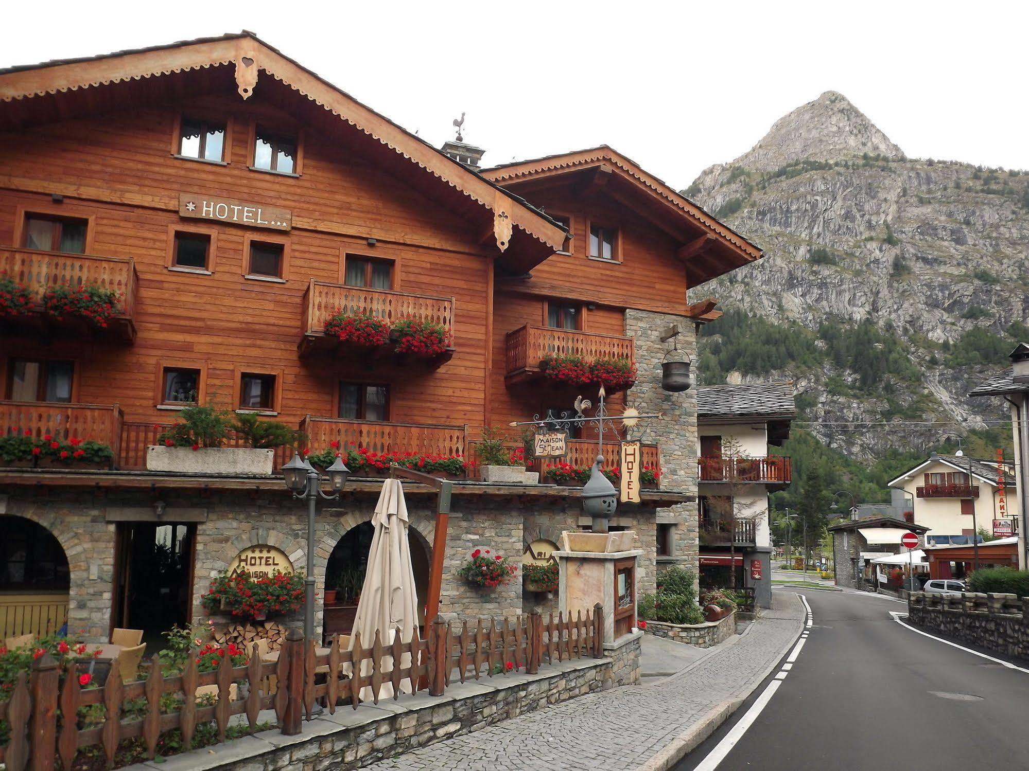 Hotel Maison Saint Jean Courmayeur Dış mekan fotoğraf